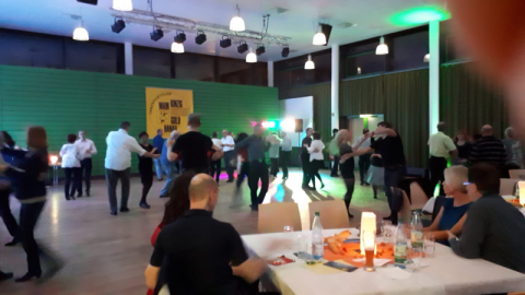 2019-45-Tanzparty_02.png
